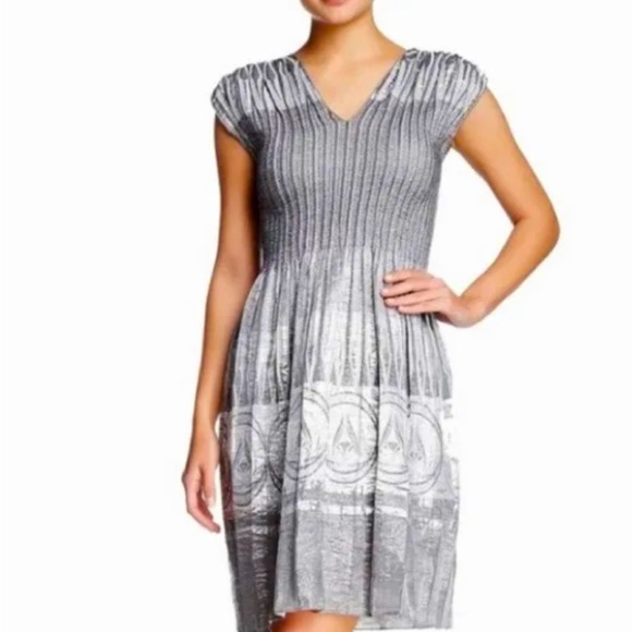 Max Studio Silver Metallic Jacquard Smock Cocktail Dress - Picture 1 of 8
